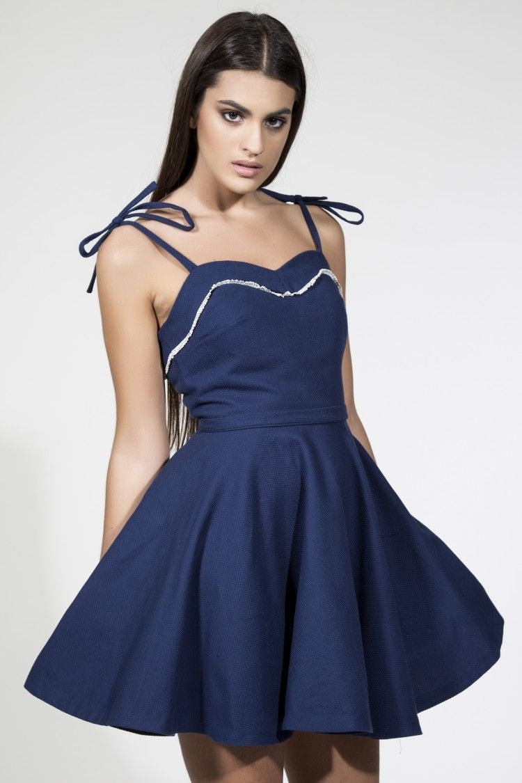 Vestido de vuelo marinero azul marino y blanco falda con volumen daluna